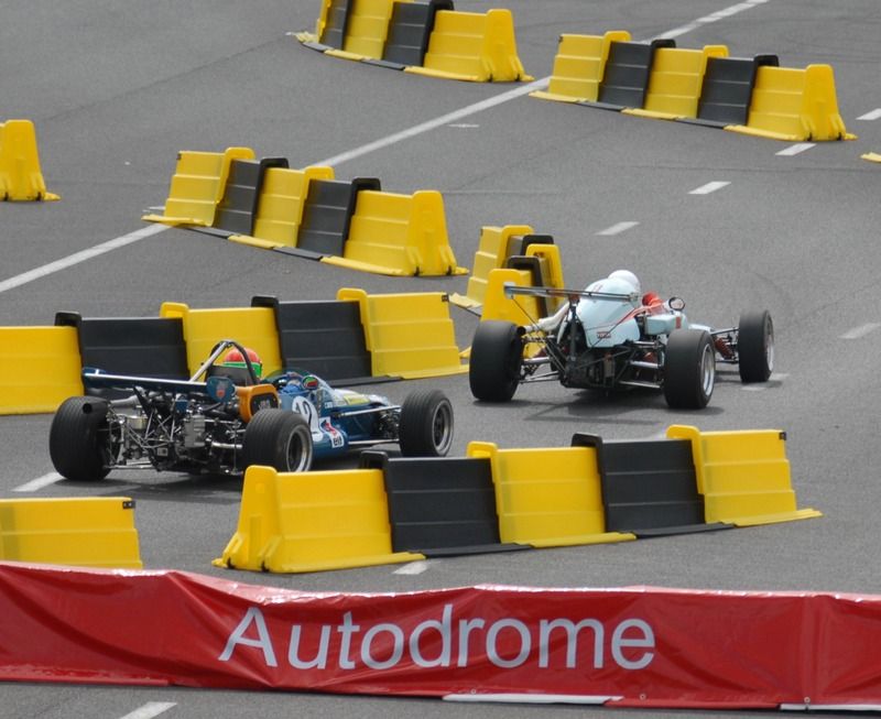 CHICANE TRIBUNE