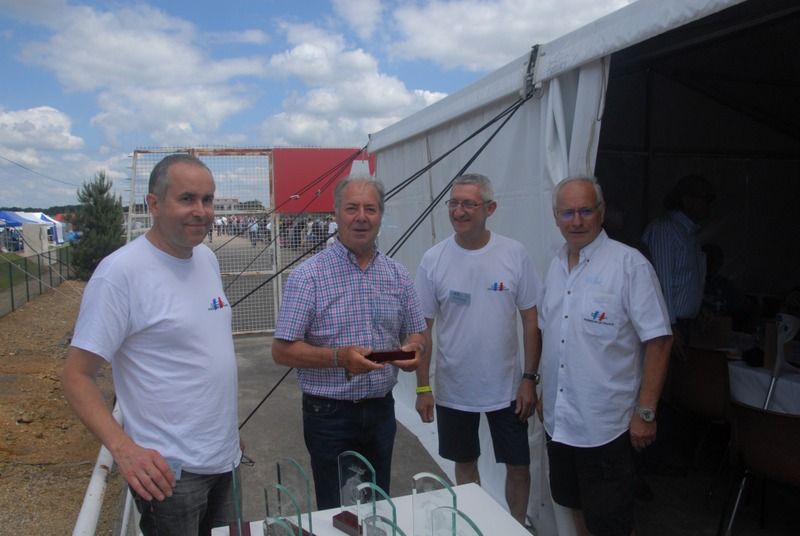 REMISE TROPHEE A J. GOUHIER